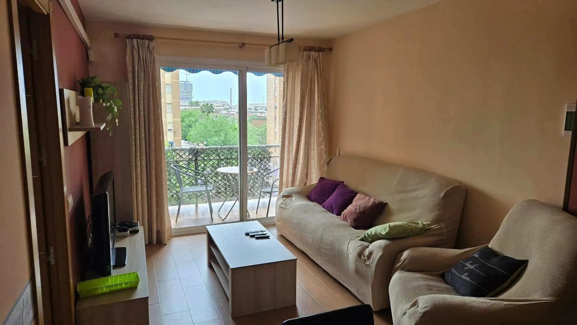 Comfortable Apartment In Malaga With Balcony And City View 81 M²